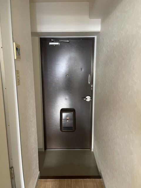 玄関　同物件別号室