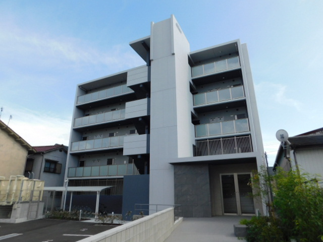 姫路市飾磨区城南町のマンションの建物外観