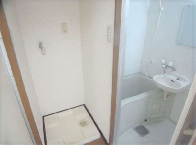 洗面設備　スペースが確保できる洗面所です