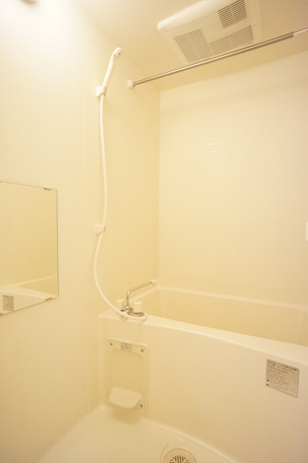 バス・シャワールーム　追い焚き機能無し！浴室暖房乾燥機あります！