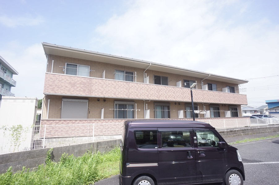 建物外観　南向き南西角部屋です！