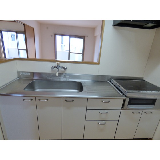 キッチン　同部屋タイプ・現状優先