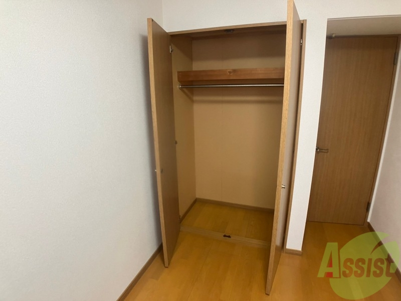 収納　寝室の収納です。部屋がすっきり片付きます。