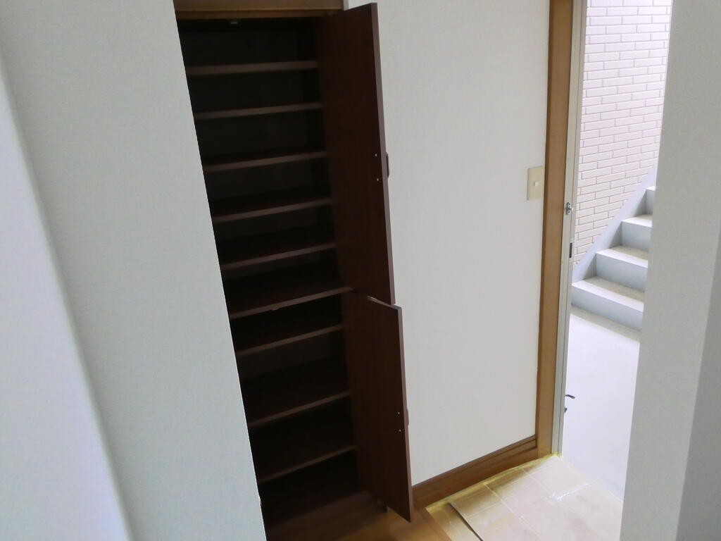 湘南ハイツD棟の玄関写真
