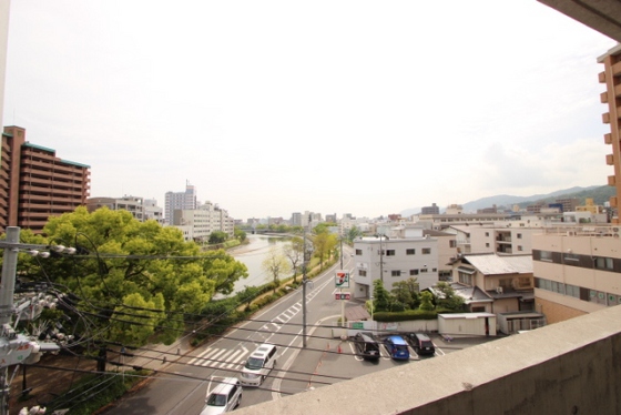 【広島市西区横川町のマンションの眺望】