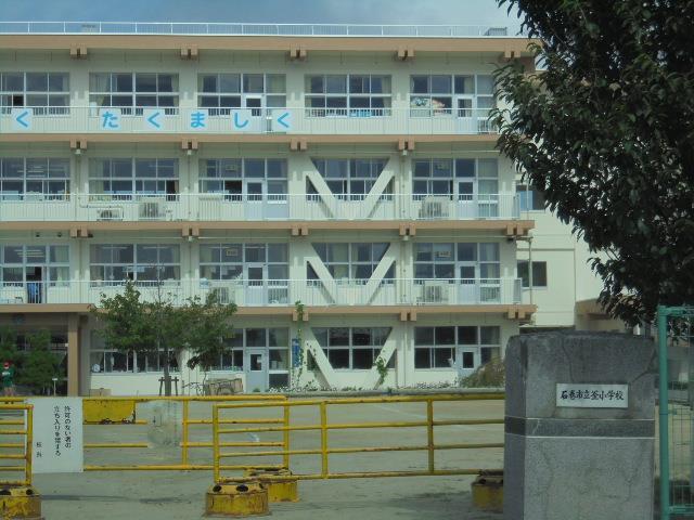 小学校　石巻市立釜小学校（小学校）まで2000m