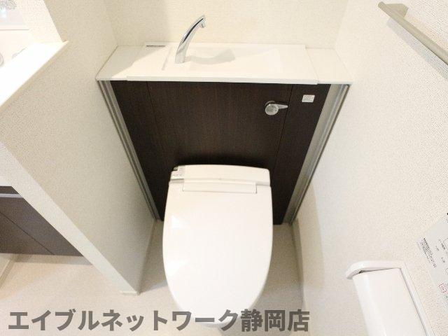 トイレ　コンパクトで使いやすいトイレです
