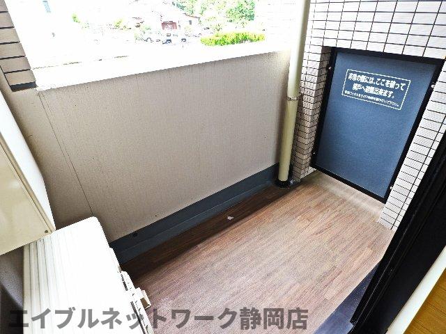 バルコニー　広々としたバルコニーです