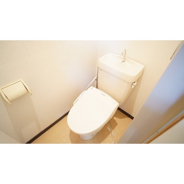 トイレ　シャワー付きトイレ（同仕様タイプ）