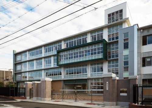 小学校　岡山市立鹿田小学校（小学校）まで112m