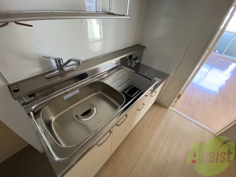 キッチン　シンプルなデザインで、使いやすそうなキッチンです。