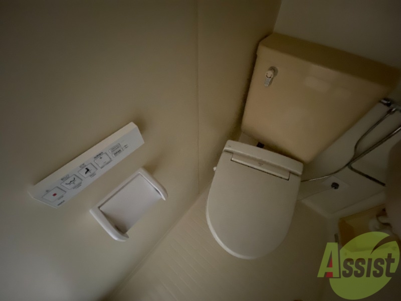 トイレ　清潔感のあるトイレで、嬉しいウォシュレット付き。