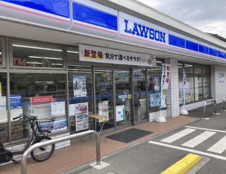 コンビニ　ローソン港北鳥山町店（コンビニ）まで237m