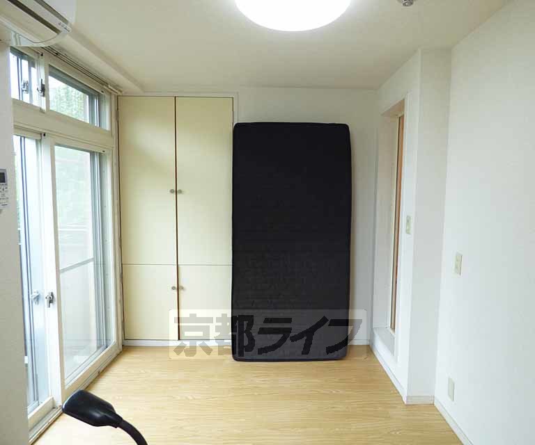 居室・リビング　綺麗な室内です。