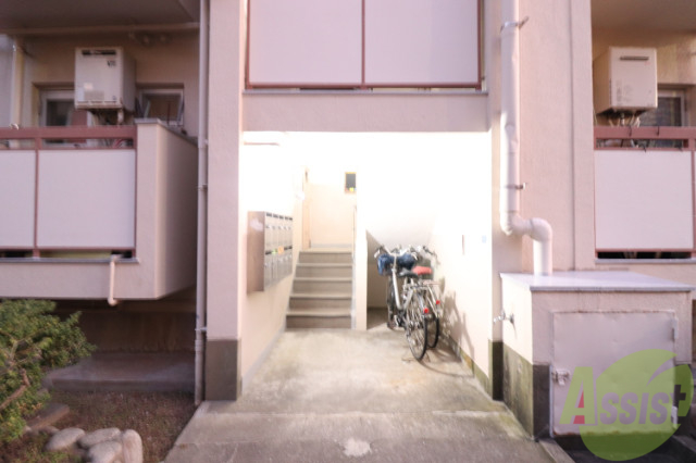 【高尾台住宅1号棟　125号室のエントランス】