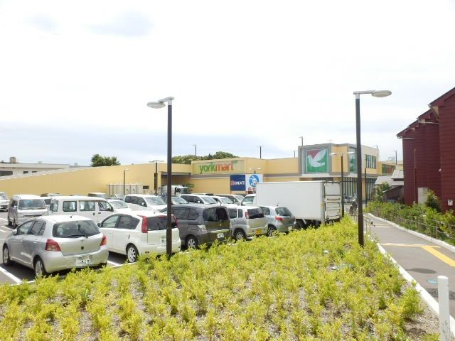 スーパー　ヨークマート 南原店（スーパー）まで902m