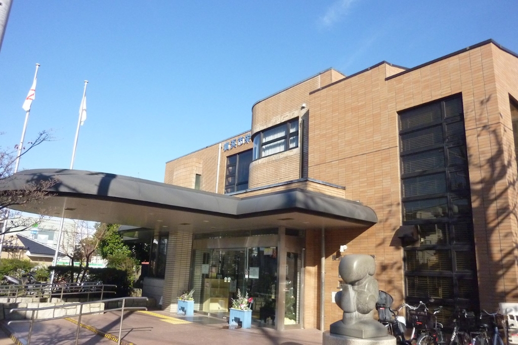 図書館　横浜市栄図書館（図書館）まで915m