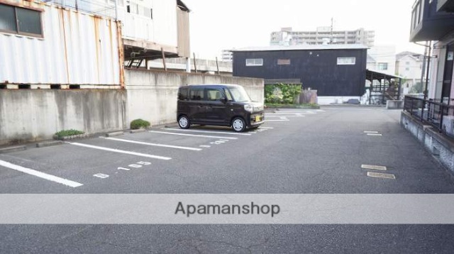 駐車場　エントランス