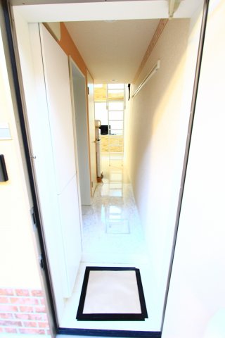 玄関　同アパートの参考写真です。