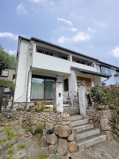 芦屋市西山町貸家の建物外観