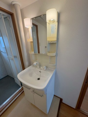 洗面設備　使いやすい洗面所です