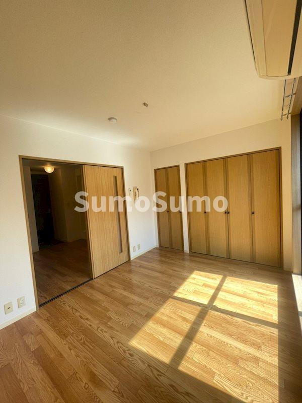 居室・リビング　こちらのリビングで趣味の時間をお楽しみください