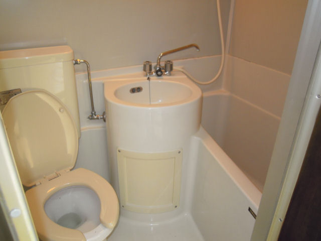 バス・シャワールーム　室内洗濯機置場です。