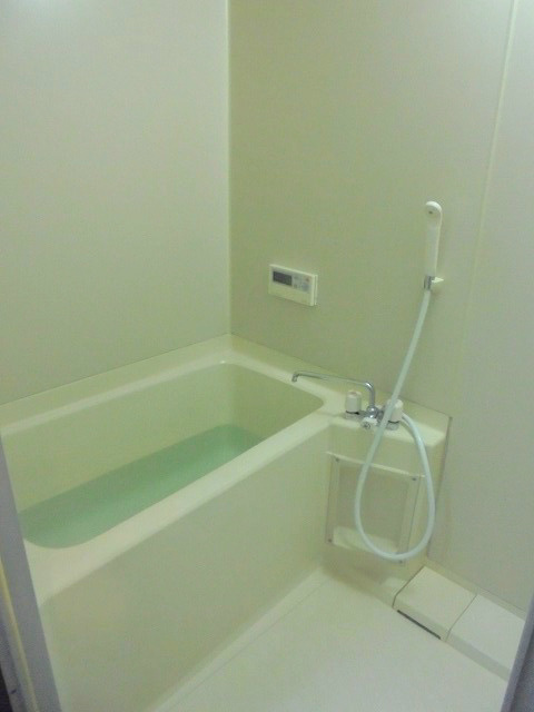 バス・シャワールーム　写真は103号室です