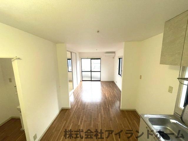 エルグランドの居間写真