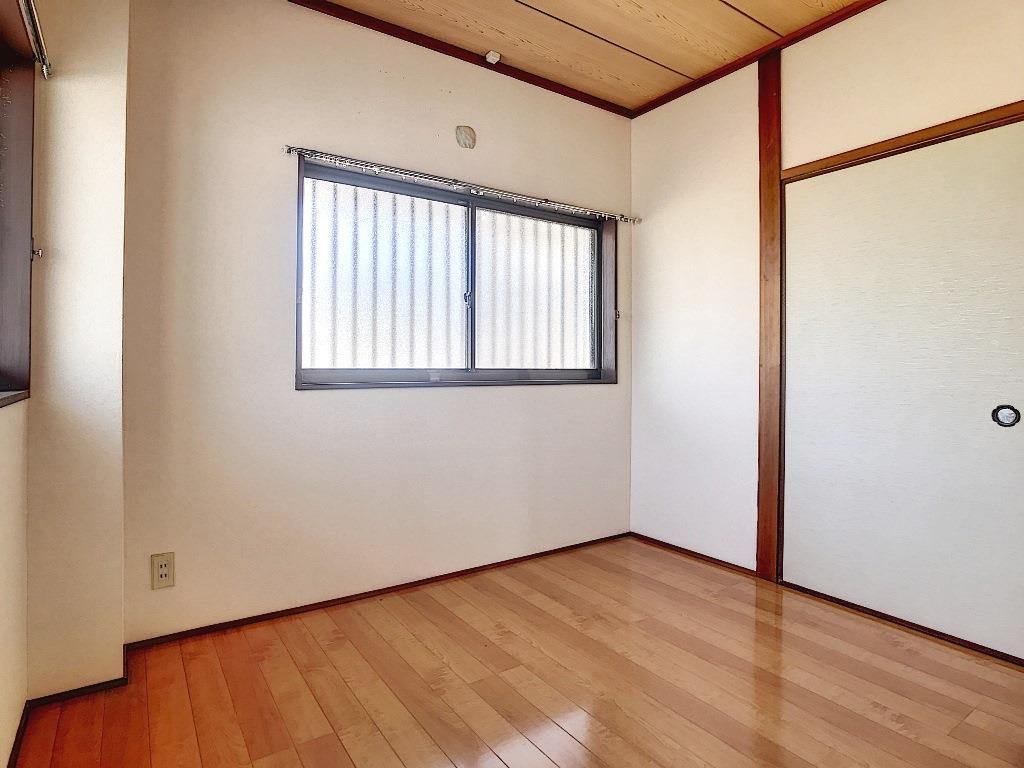 その他　間取り反転タイプの部屋参照