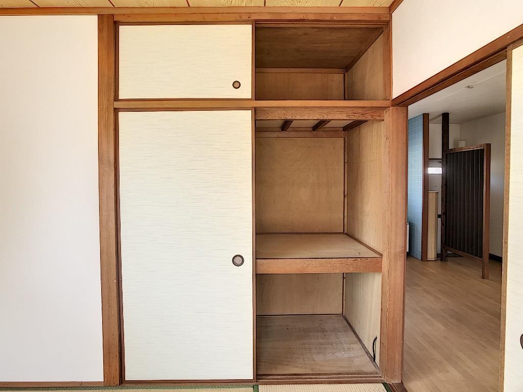 収納　間取り反転タイプの部屋参照