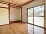 居室・リビング　間取り反転タイプの部屋参照