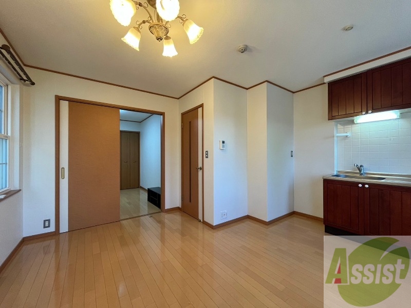 居室・リビング　広くてきれいなリビングです！快適に過ごせそうですね。