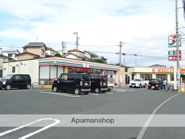 コンビニ　セブンイレブン（コンビニ）まで949m