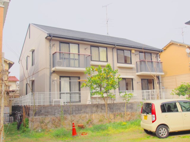 安芸郡府中町本町のアパートの建物外観