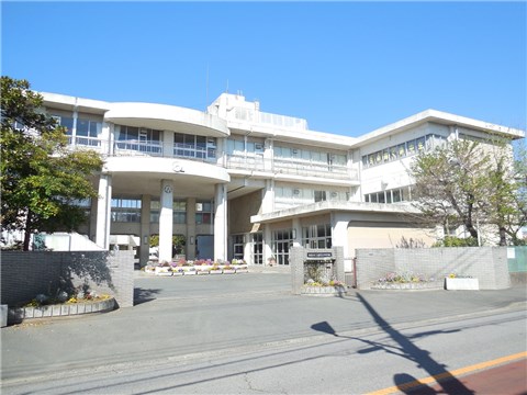 【北鴻巣パーク・ホームズ参番館の中学校】