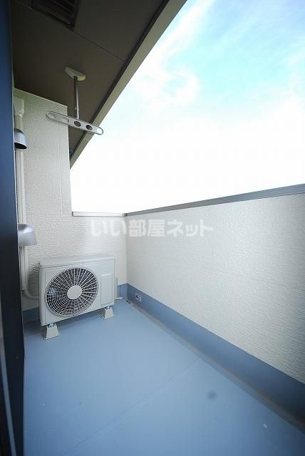 【八代市長田町のアパートのバルコニー】