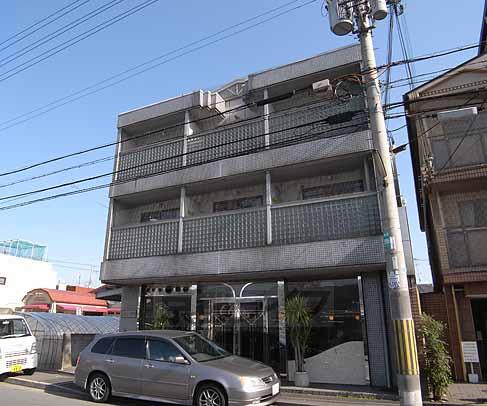 京都市北区西賀茂柿ノ木町のマンションの建物外観