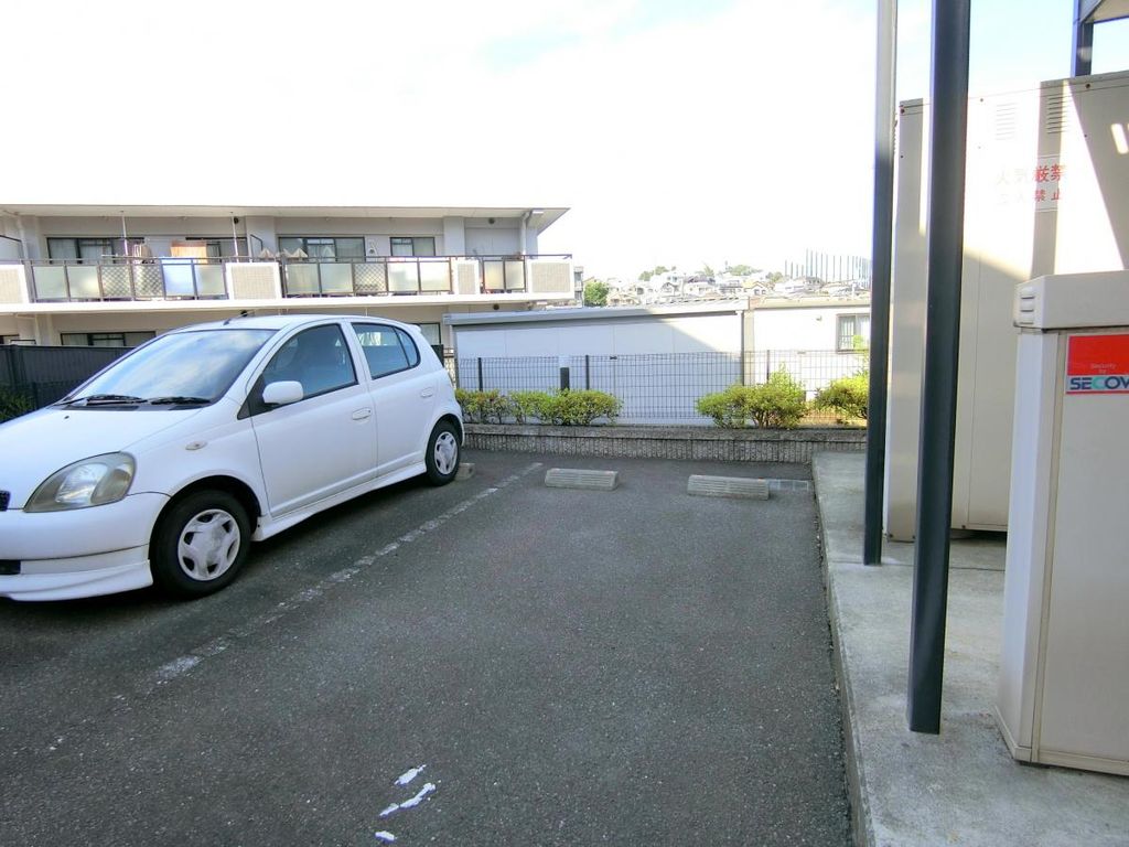 駐車場　駐車場