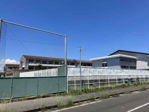 中学校　佐賀市立城西中学校（中学校）まで1628m