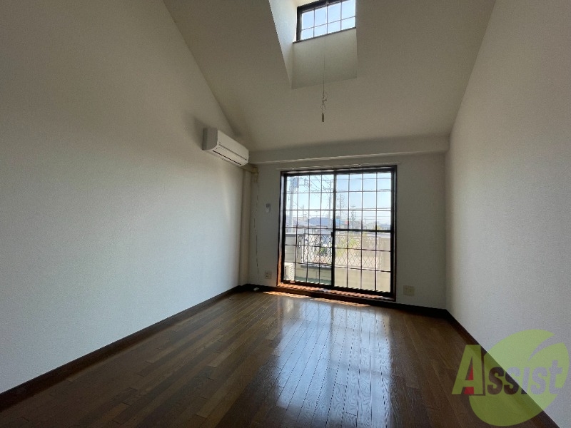 その他部屋・スペース　寝室はリビング又はロフトお好きなところにどうぞ。