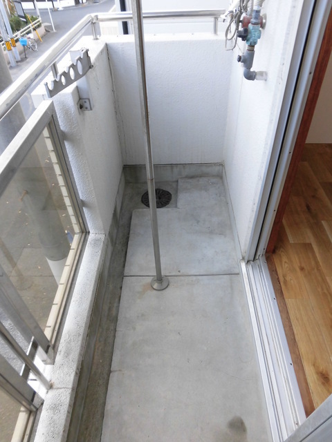 バルコニー　南向きのバルコニーは洗濯物が良く乾きます