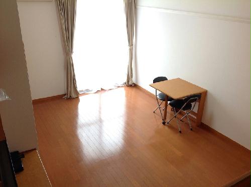 その他　写真は1Ｆ居室。2Ｆはカーペット。