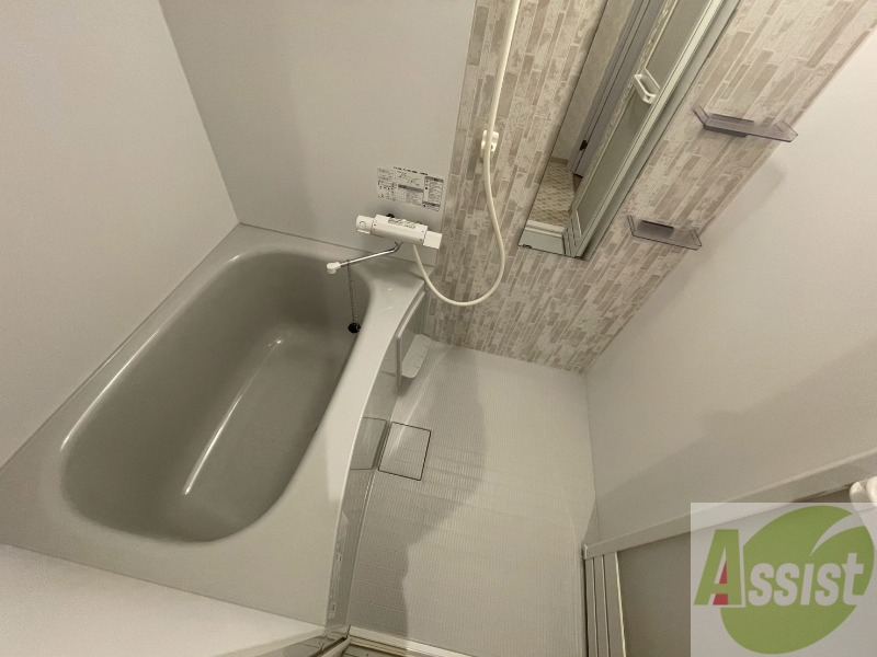 バス・シャワールーム　お風呂になります。一日の疲れを癒してくださいね。