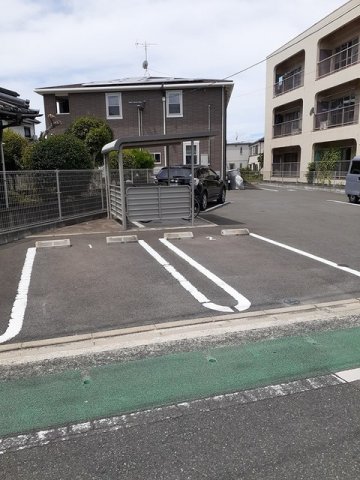 駐車場　駐車スペースもあります☆