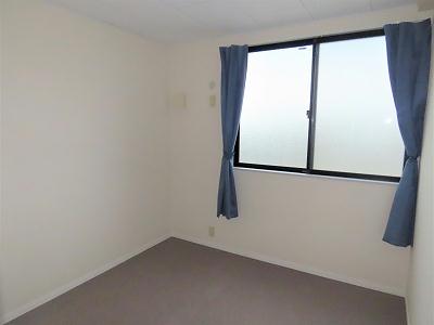 居室・リビング　2階に2部屋ある間取りです