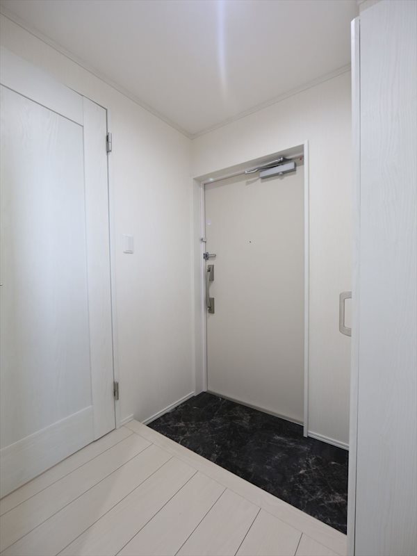 玄関　玄関　シューズボックス付（収納充実してます）