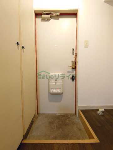 玄関　別部屋参考写真となります。