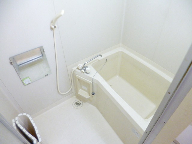 バス・シャワールーム　同物件、別号室のものです。