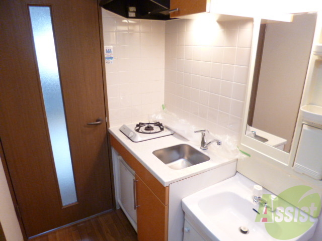 キッチン　綺麗に清掃されております。